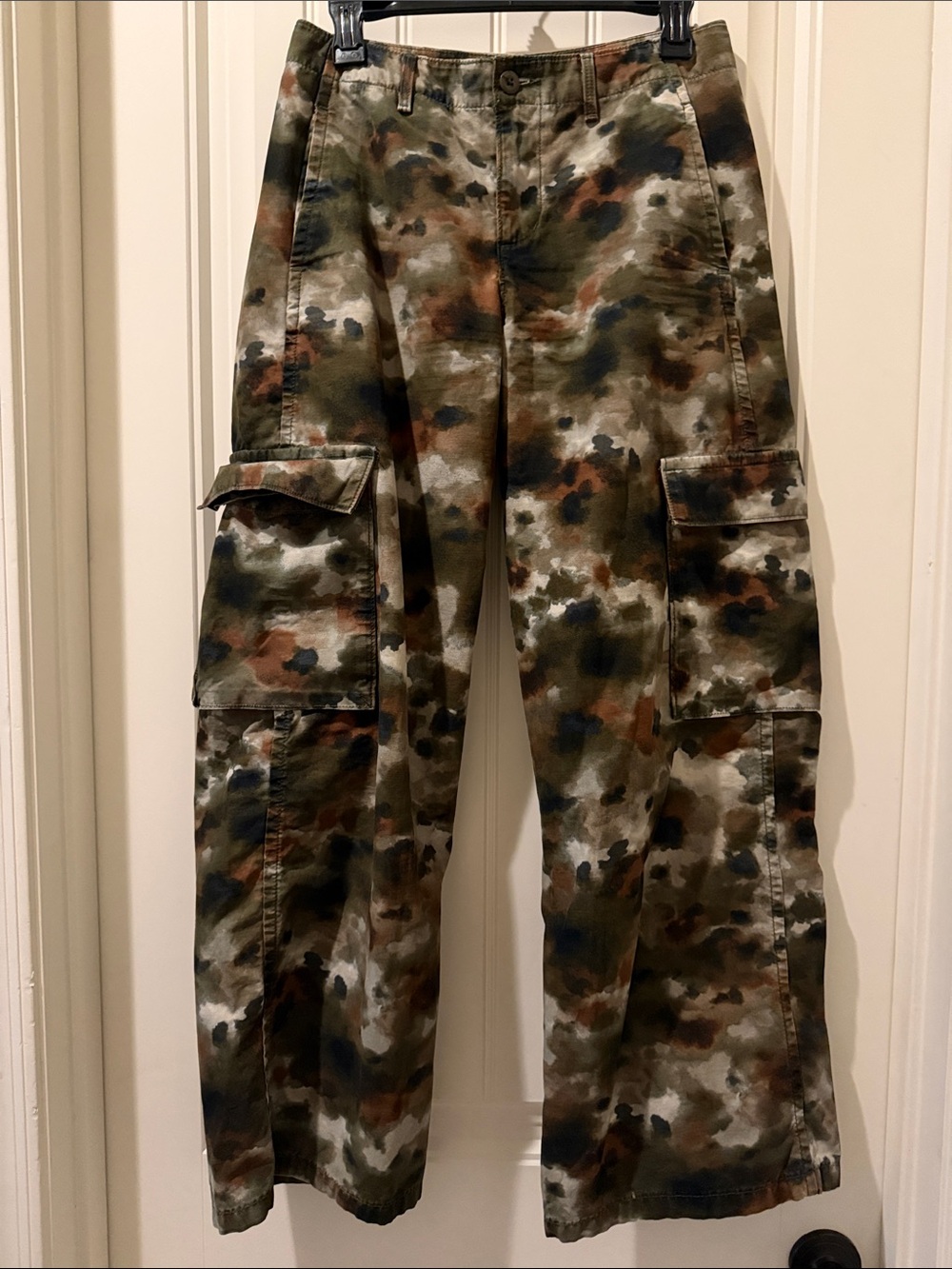 Levi’s Women Wide Leg Moss Green Baggy  Camo Cargo Pocket Pants  Sz 25x30